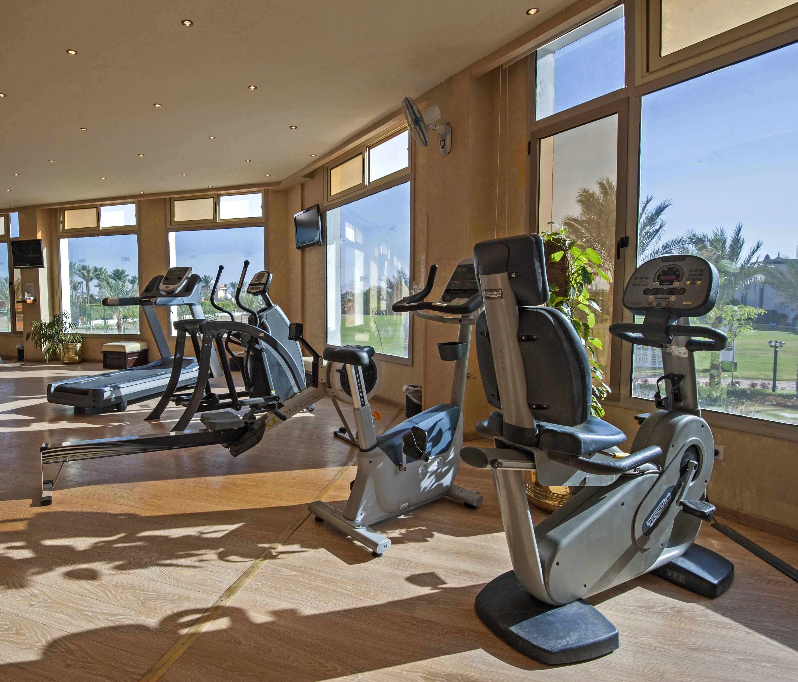 Sunrise Mamlouk Palace Resort Hurghada Exterior foto The gym at the resort