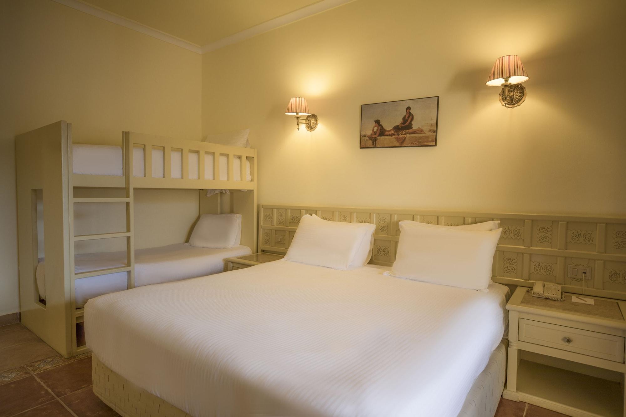 Sunrise Mamlouk Palace Resort Hurghada Exterior foto Family room