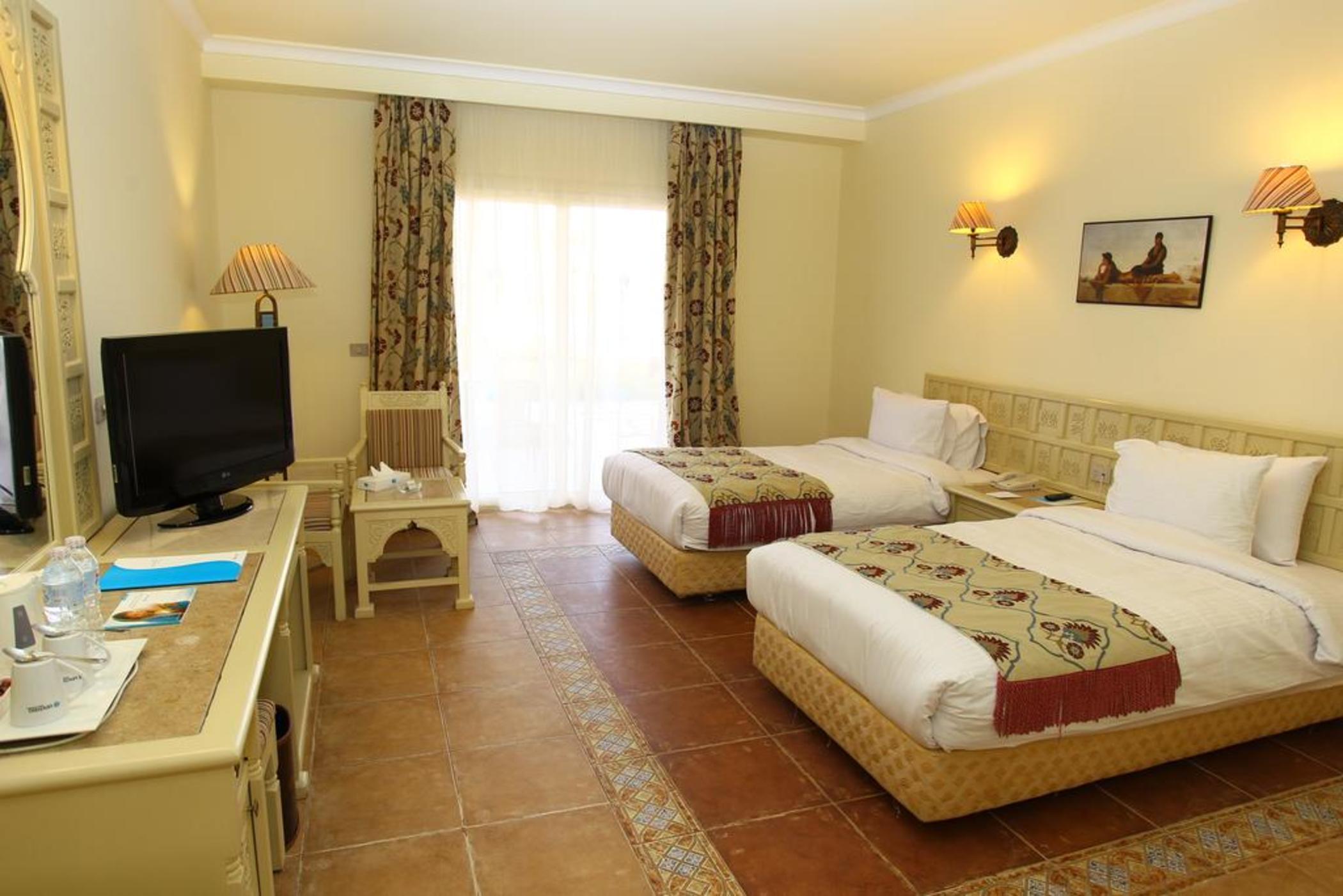Sunrise Mamlouk Palace Resort Hurghada Exterior foto A room at the hotel