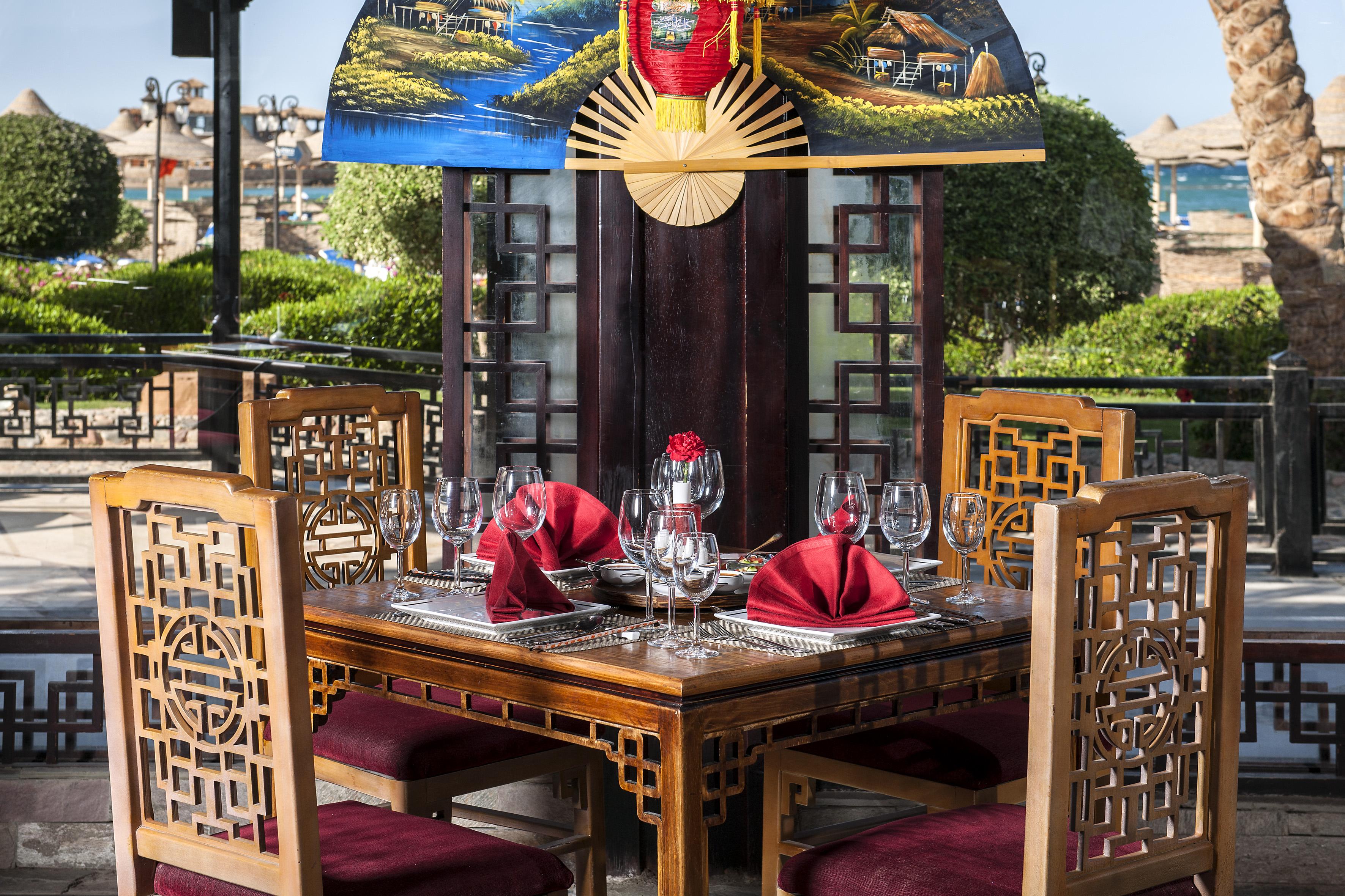Sunrise Mamlouk Palace Resort Hurghada Exterior foto The Terrace at the Shangri-La Hotel, Cairo