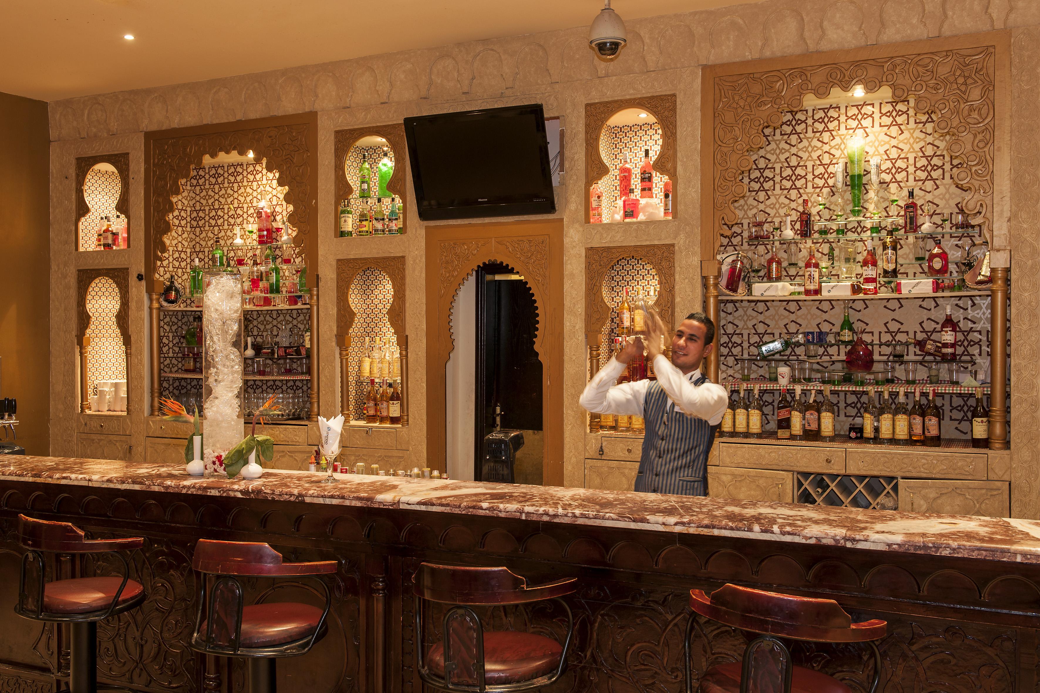 Sunrise Mamlouk Palace Resort Hurghada Exterior foto The bar at the Mirage