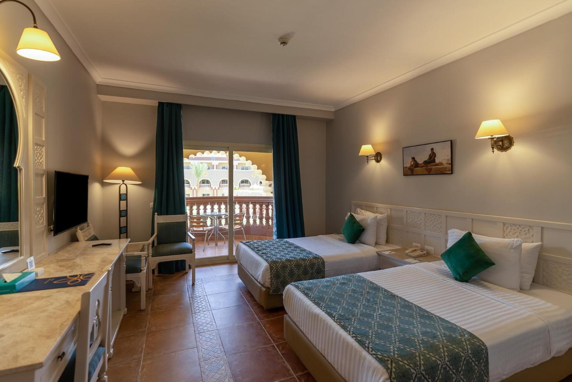 Sunrise Mamlouk Palace Resort Hurghada Exterior foto A room at the hotel